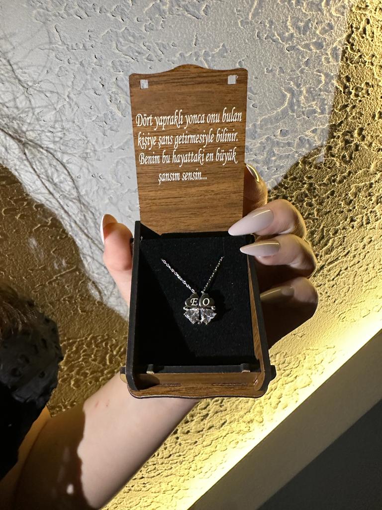 Pırlanta Montür Şans Yoncası