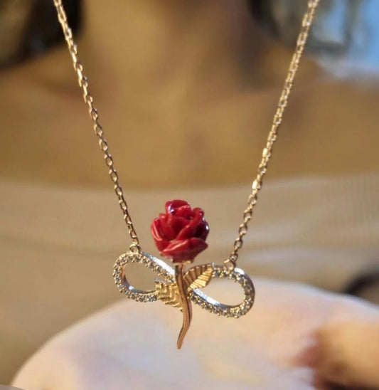 Collana di rose