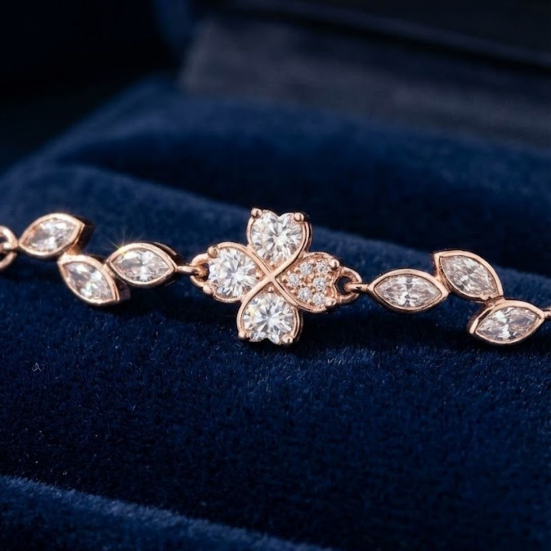 Beyaz Yonca Bileklik